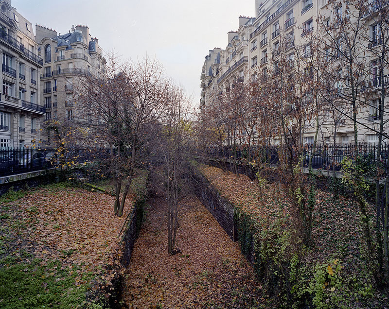 By the Silent Line - Photo by Pierre Folk